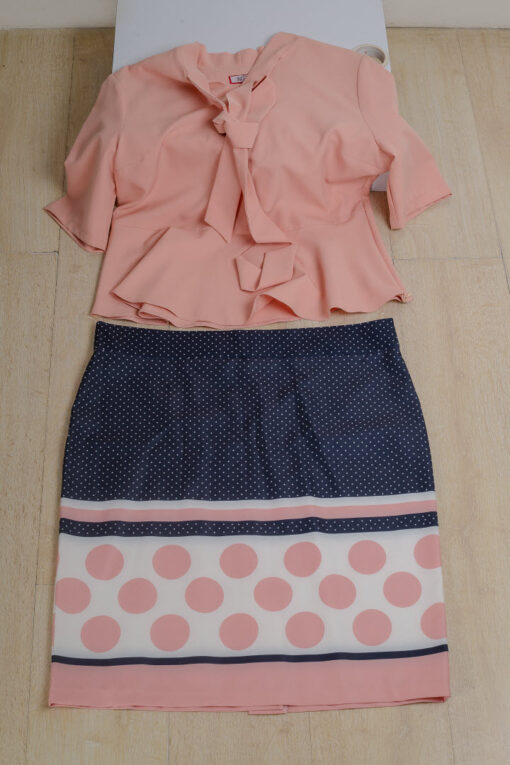 Large size top and skirt _ ruffles top half sleeves v-neck, straight dotted skirt