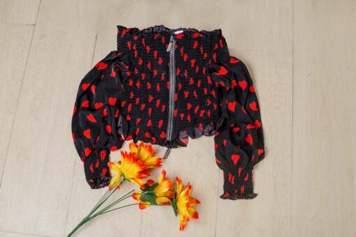 Sexy red heart print off shoulder puff long sleeve exposed navel slash neck blouse black 1